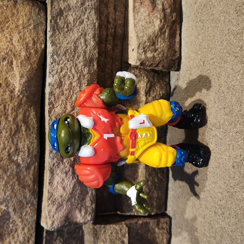 Vintage 1991 Playmated Teenage Mutant Ninja Turtles TMNT TD Tossin Leo
